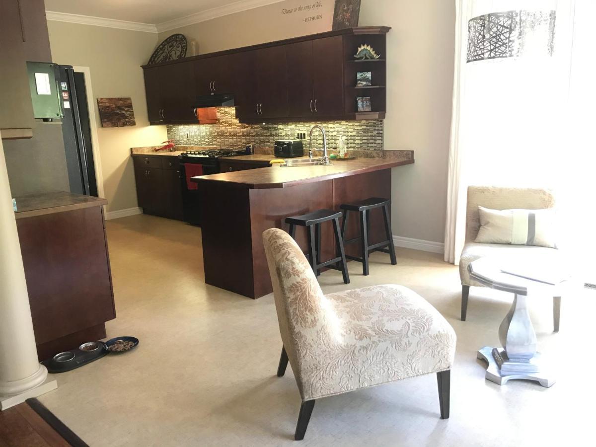 Cozy Luxury On The Thames In Ontario! Apartment London Bagian luar foto